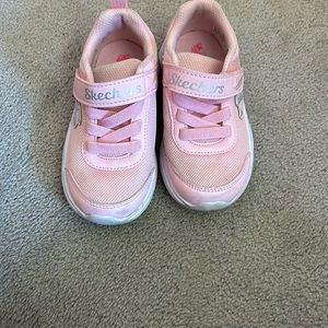Lil Skechers light pink toddler girl size 8